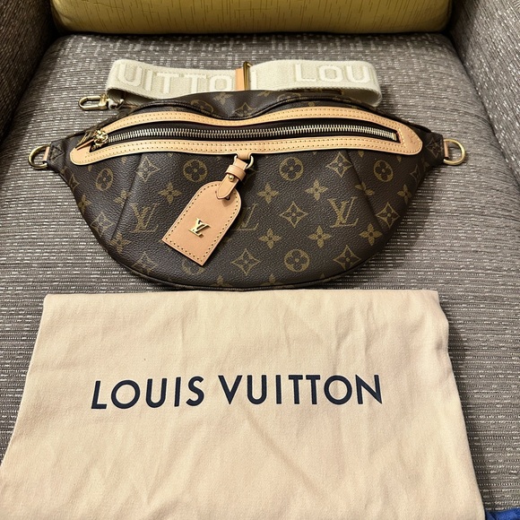 Louis Vuitton Handbags - Louis Vuitton Monogram Crossbody Bag in Brown and Cream